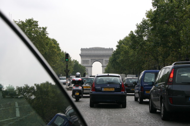 2005/09(September)/Paris/640x480_2005-09-13-Paris-04-Arc-De-Triomphe .JPG